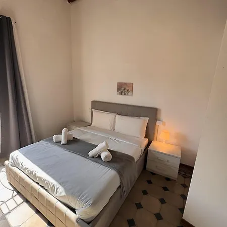 Lungarno Pensión 3*